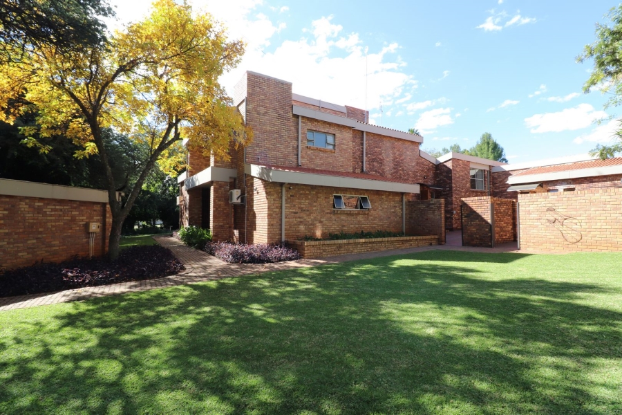 4 Bedroom Property for Sale in Wilkoppies North West